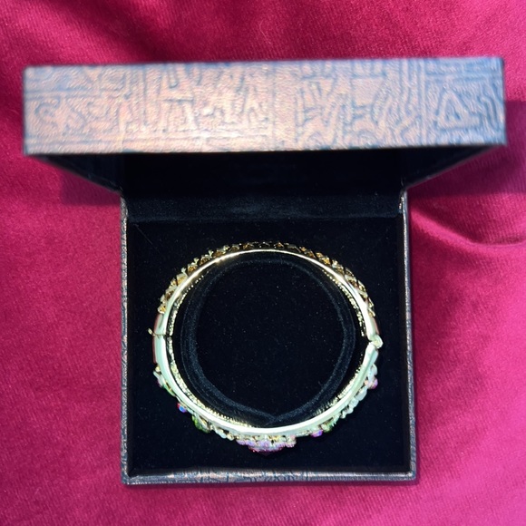 CRYSTAL & ENAMEL FLOWER GOLD TONE BANGLE BRACELET - Picture 3 of 8